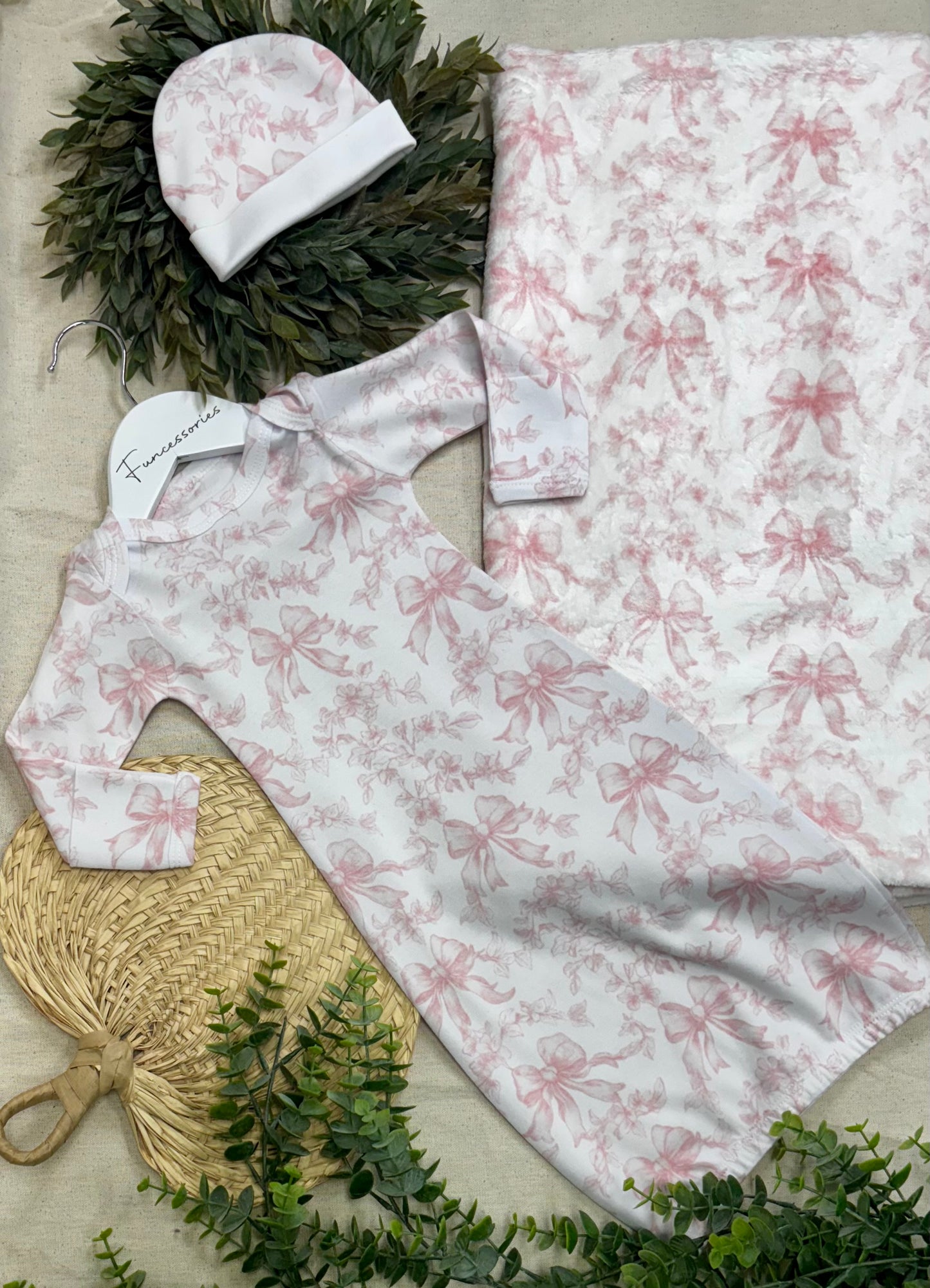 Pink Bow Quatrefoil Set